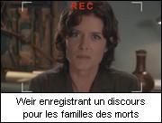 Weir enregistrant un message pour les familles des morts