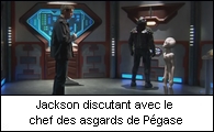Jackson discutant avec le chef des asgards de Pégase